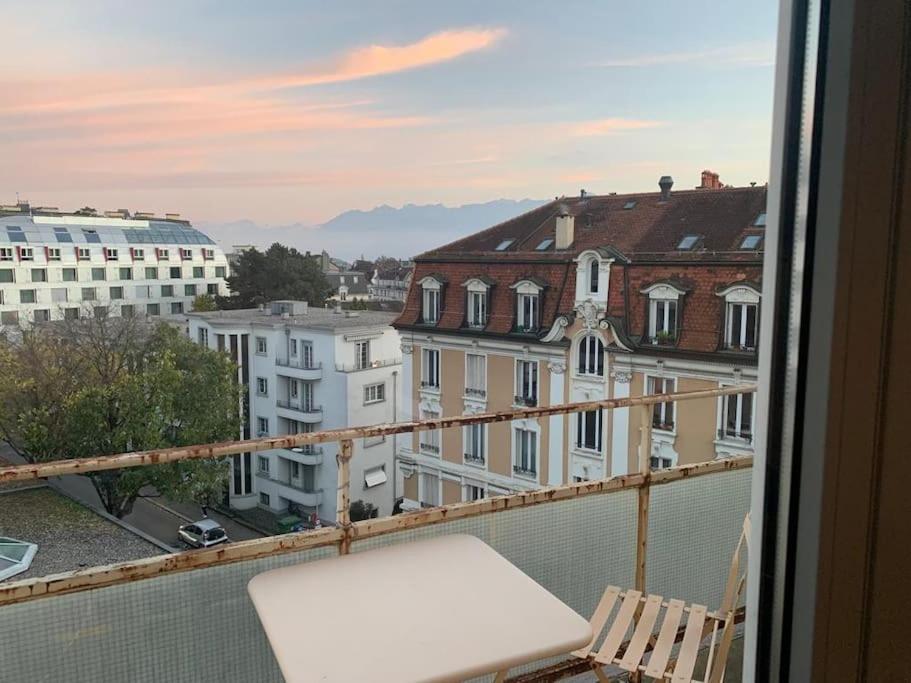 Beautiful Studio 2 Minutes From The Train Station Apartamento Lausana Exterior foto